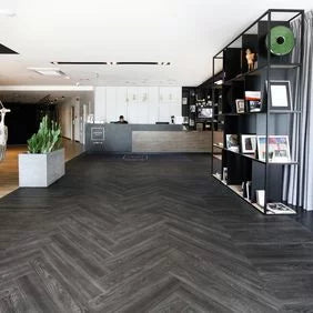 Expona Commercial Wood-Black Elm